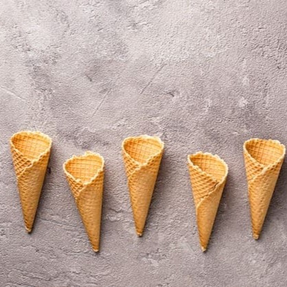 Este pacote especial contém 10 irresistíveis casquinhas. Cada uma delas é meticulosamente preparada para garantir a máxima crocância e sabor inigualável. Perfeitas para qualquer ocasião, as casquinhas são um verdadeiro deleite para o paladar. Surpreenda-se com a qualidade superior e a explosão de sabor a cada mordida. Um verdadeiro convite ao prazer gastronômico. Você não vai resistir a essa magnífica seleção de casquinhas!