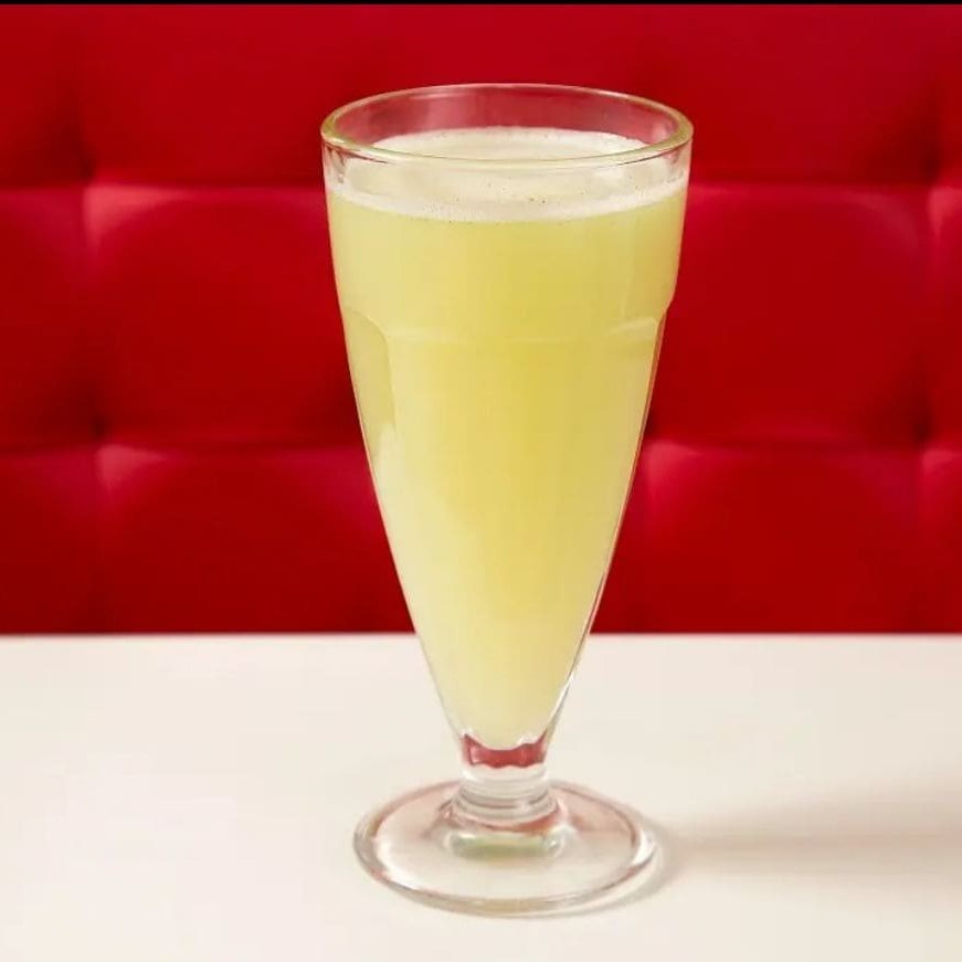 Limão, abacaxi com limão