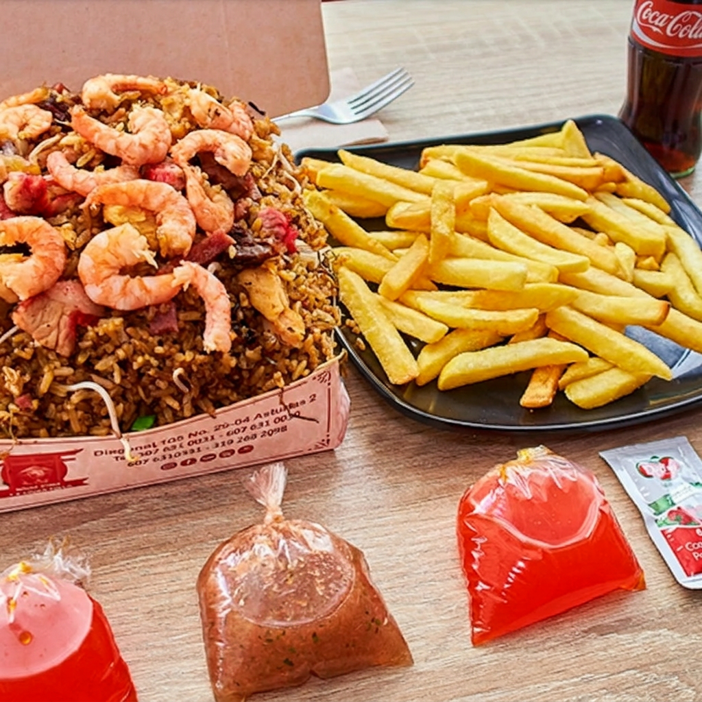 Caja de arroz + papa francesa mundialista