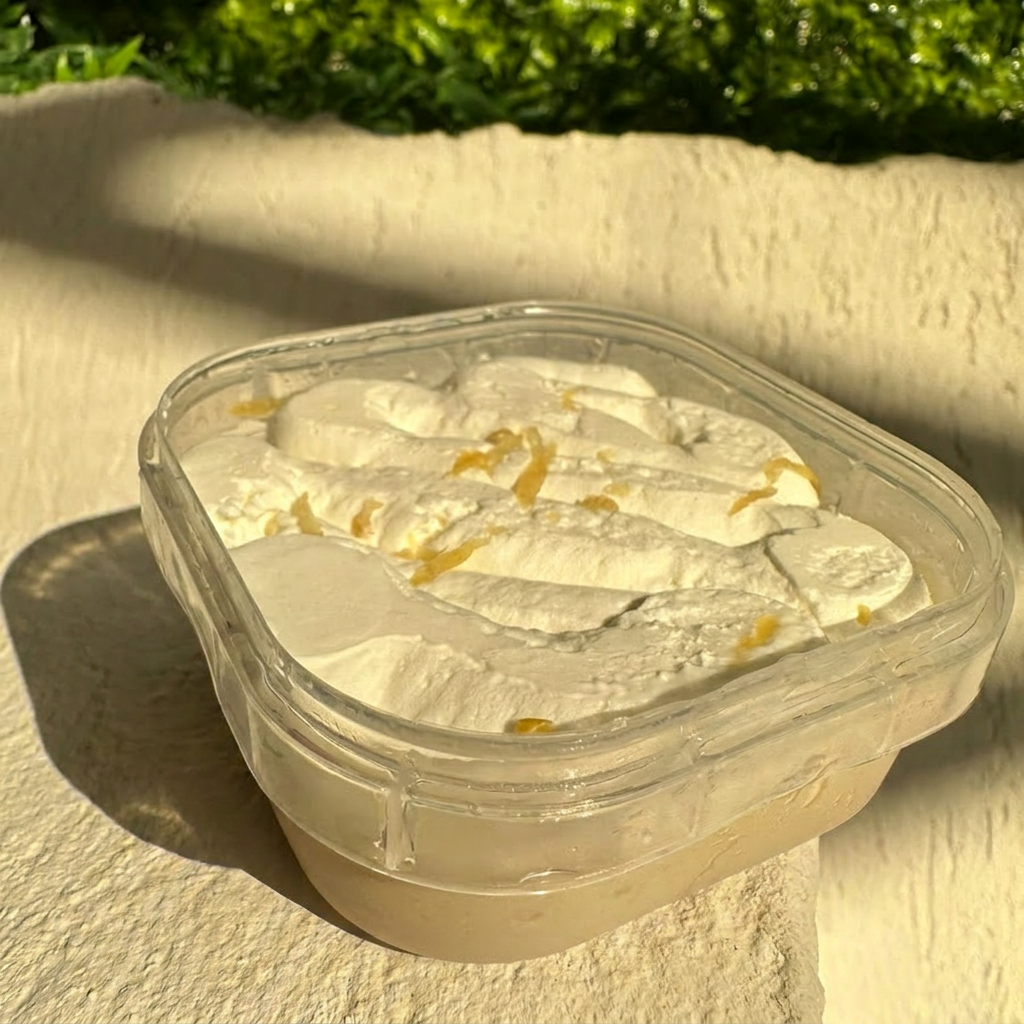 Base de torta doce e creme de limão, finalizado com marshmallow.
Serve 1 pessoa.