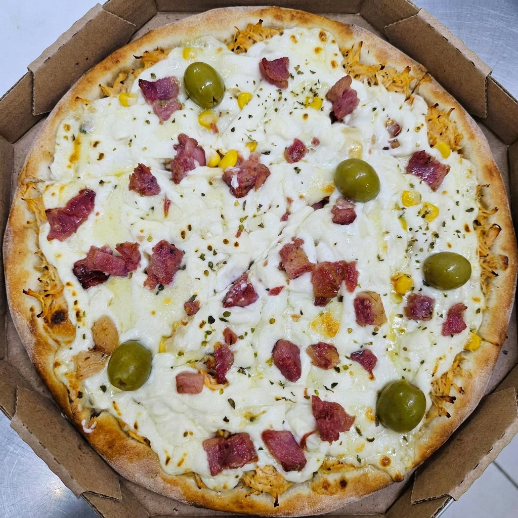Peito de Frango desfiado cebola musarela creme chesse Becom