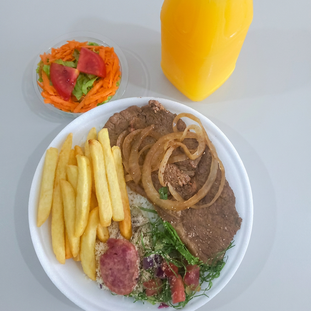 1 Marmita P de Bife Acebolado acompanhado de Batata Frita, Arroz Branco, Feijão, já peça e saboreie nossas delicias!!
