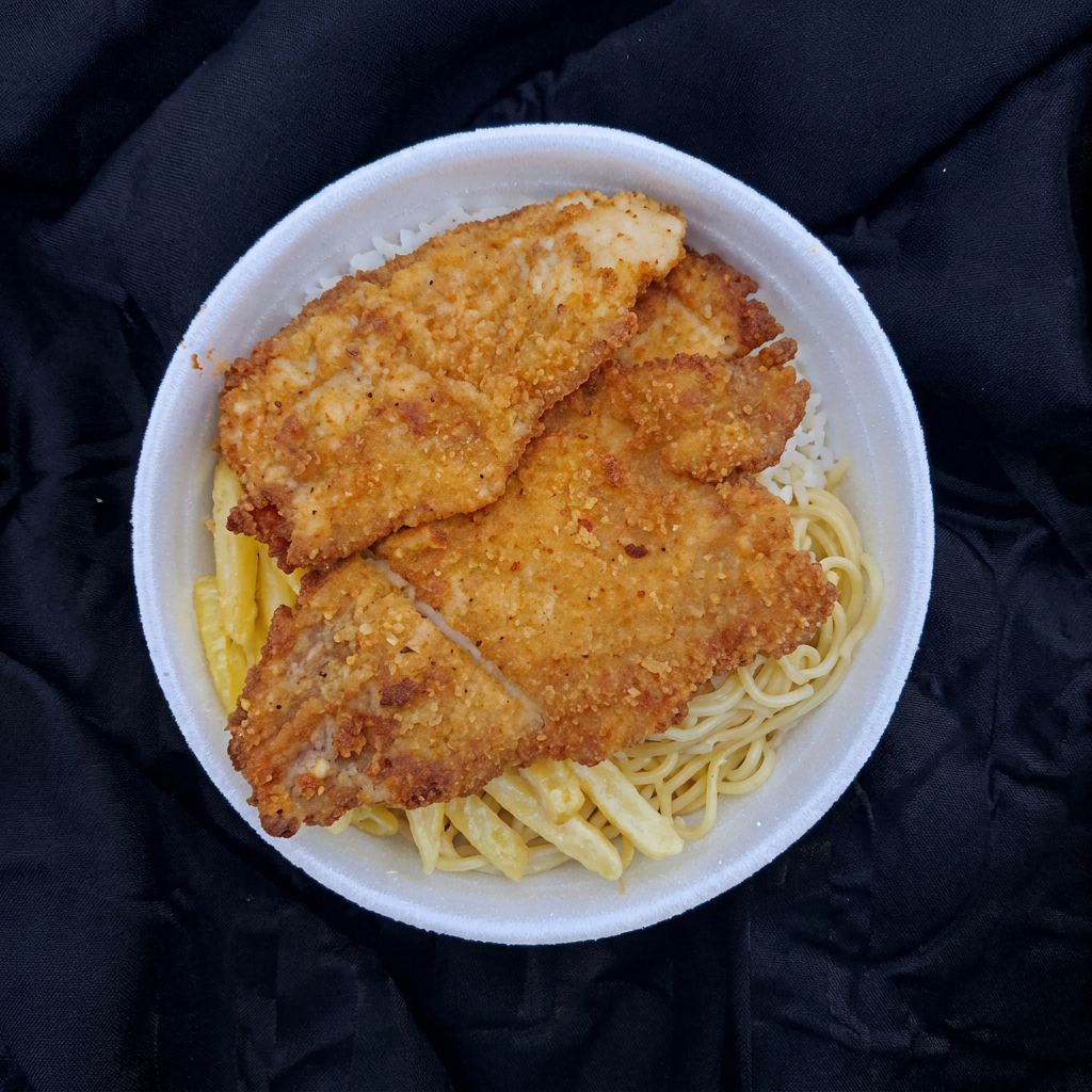 Marmitex M acompanhada de um delicioso File de Frango a Milanesa, Couve Refogada, Arroz Branco, Feijão e Vinagrete! Já peça e saboreie nossa deliciosa comida Caseira!!