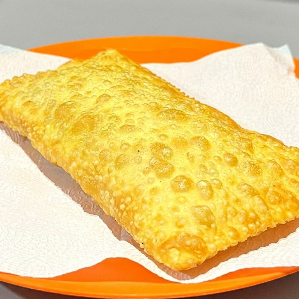 Pastel doce de creme de avelã com cacau
