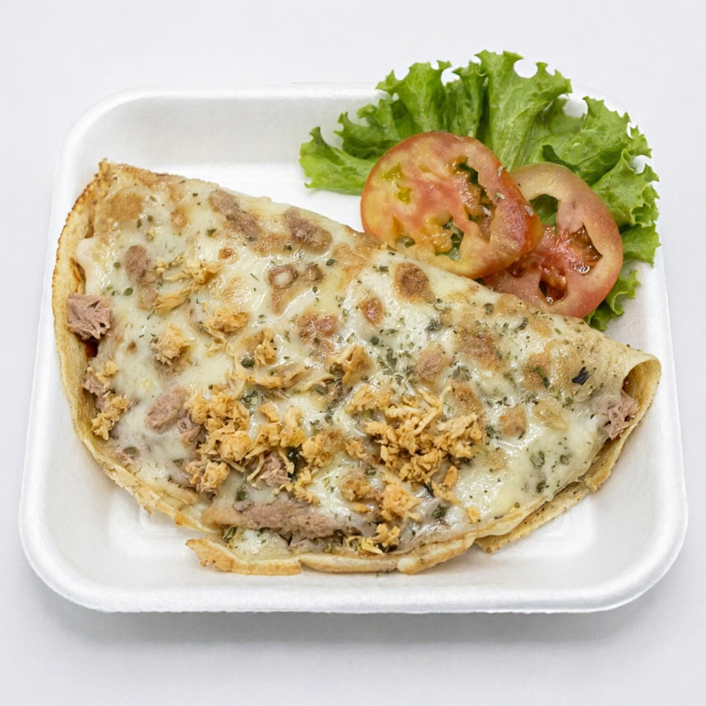 Patê de atum, queijo mussarela e orégano