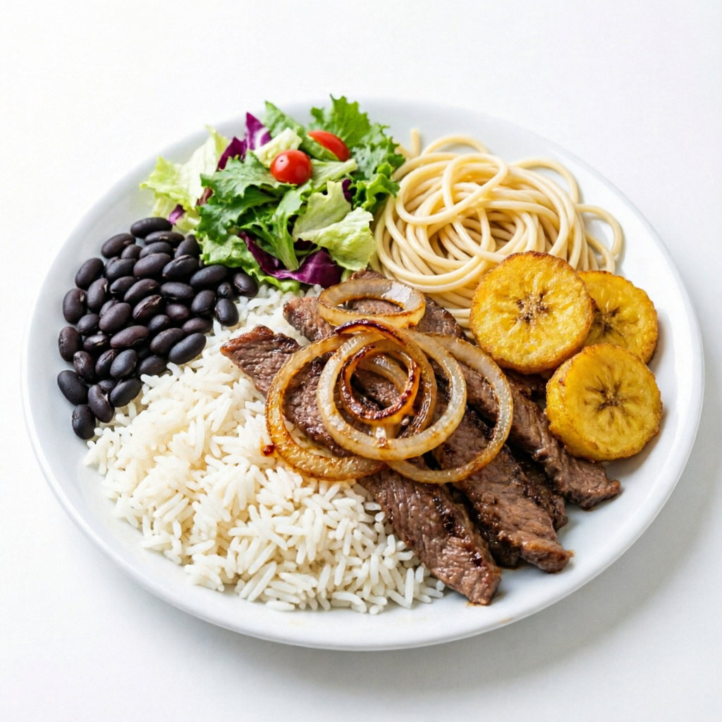 Arroz, feijão, banana frita,macarrão, e salada