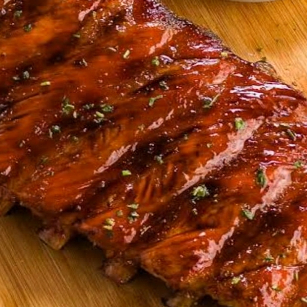 costelinha suina, com molho barbecue