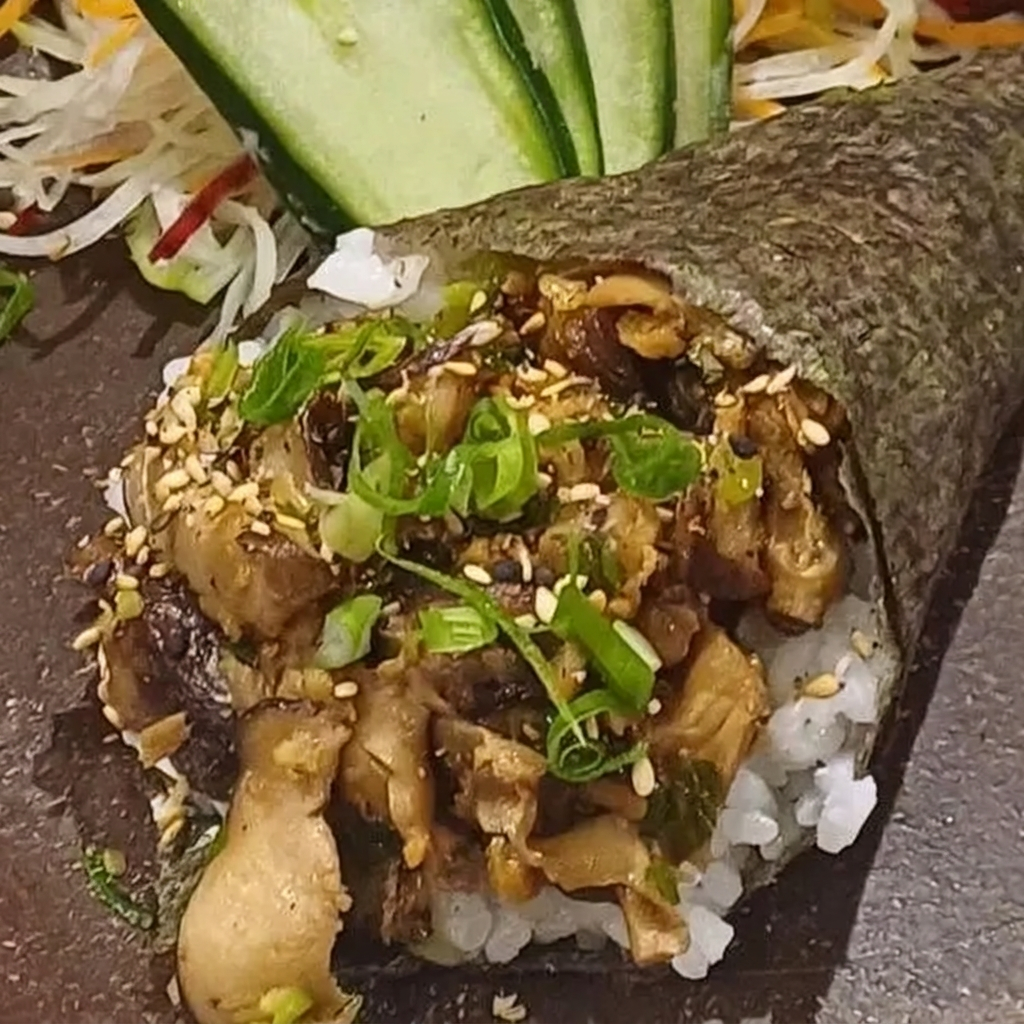 Shitake, cream cheese, arroz, cebolinha e alga.