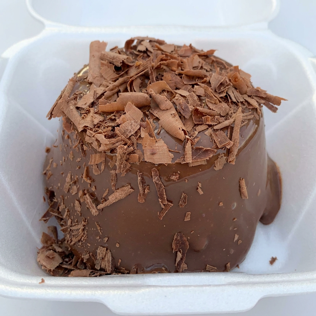 Bolo mini vulcão sabor chocolate.