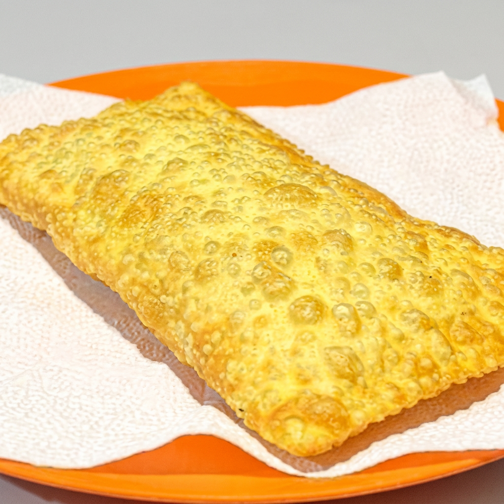 Pastel de queijo com goiaba