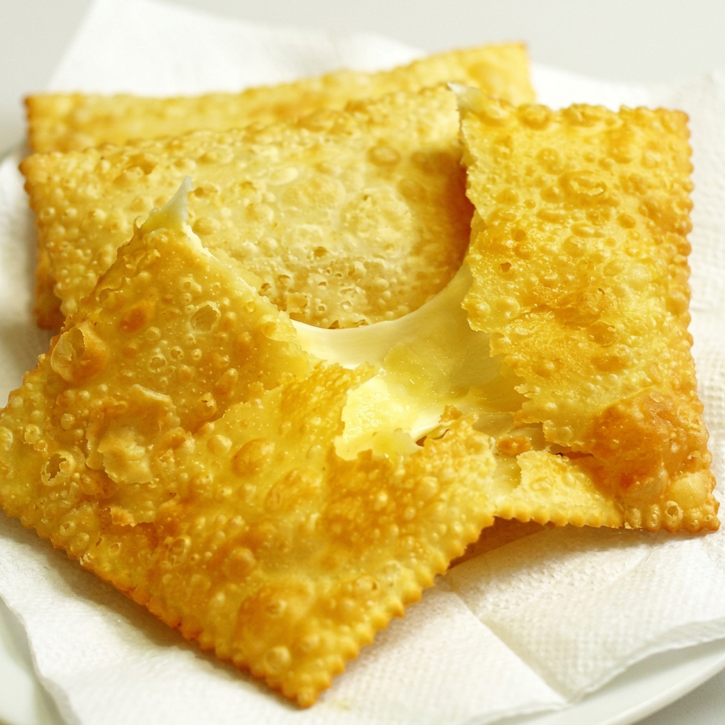 Pastel de queijo mussarela triturada