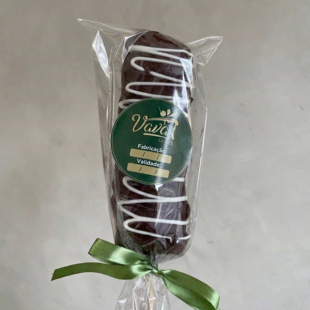 Delicios Brownie de choc., com recheio de Ninho c/ Nutella e envolto em choc. nobre meio amargo