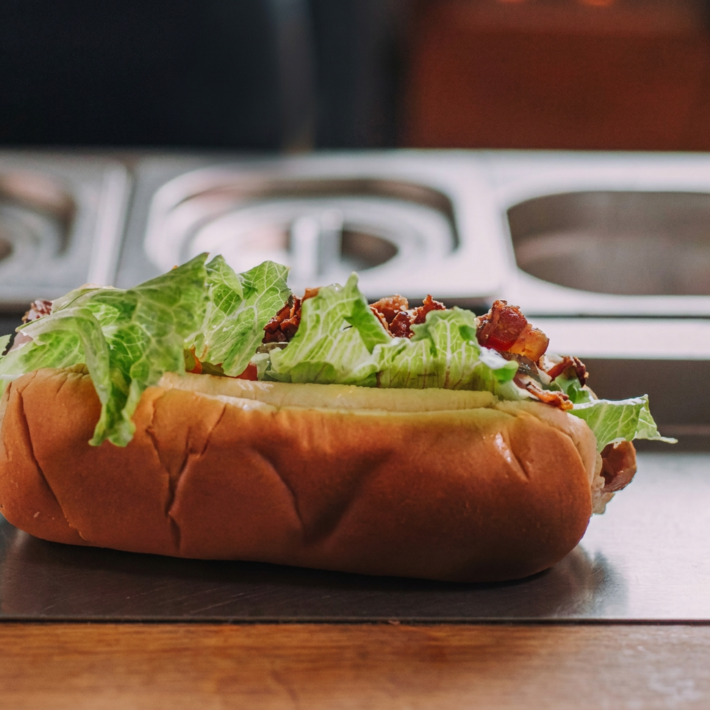 Você é o chef aqui!
Crie o seu Hot dog harmonizando itens, fazendo tudo do seu jeito.