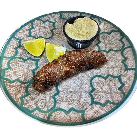A nossa suculenta e audaciosa Kafta com todo o sabor do Mediterrâneo acompanhada do nosso cremoso e estupendo Homus.  Para mergulhar no oásis.