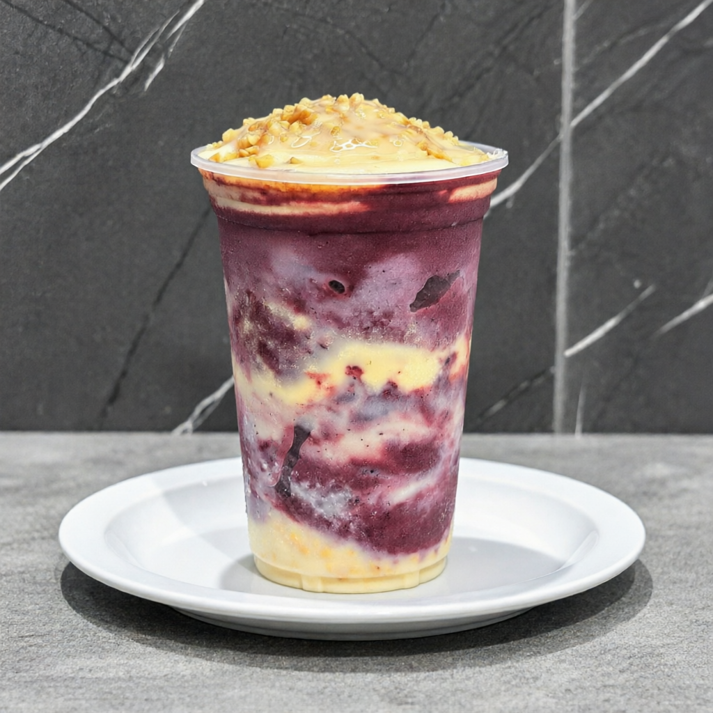 Açaí, leite em pó, leite condensado e amendoim.