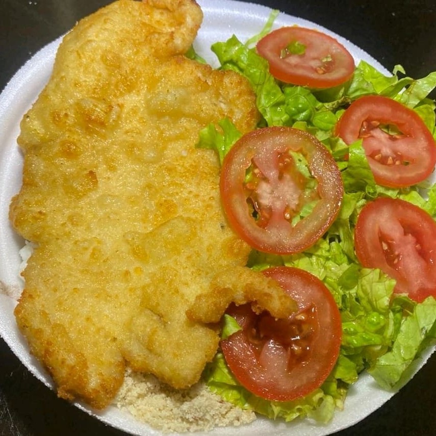 Acompanha: Arroz, feijão, macarrão, farofa e 1 acompanhamento.