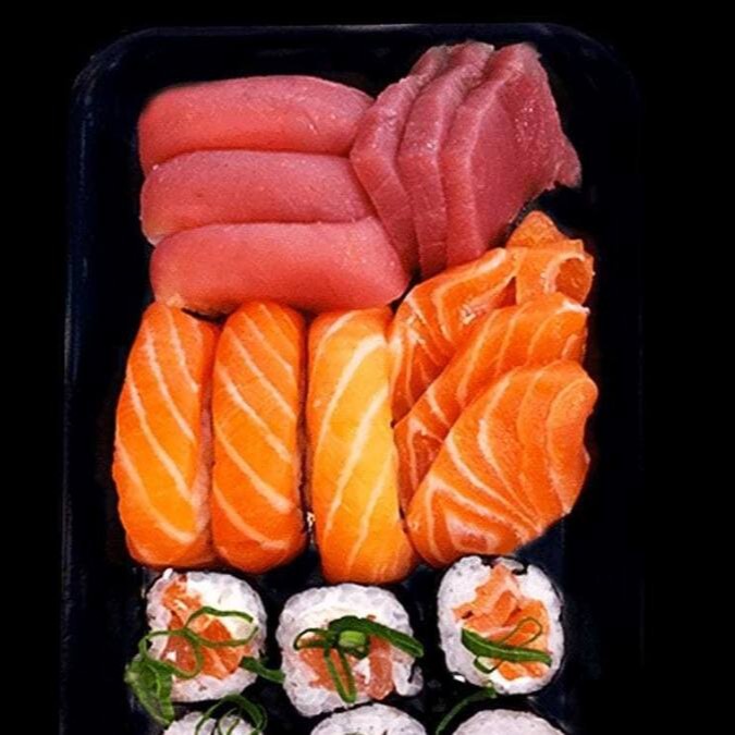 24 Hot Philadelphia - 24 Philadelphia - 4 sushi salmão - 4 sushi atum - 4 sushi kani - 4 sushi skin - 4 sashimi salmão - 4 sashimi atum