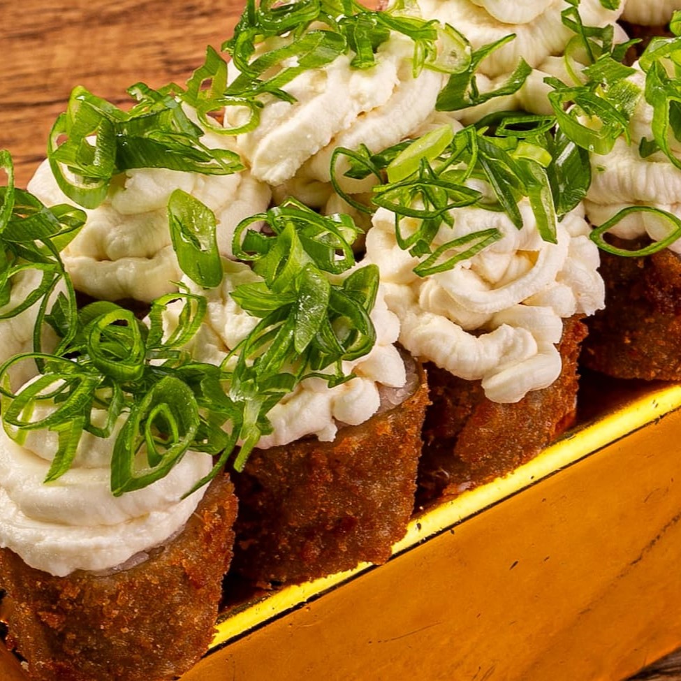 10 hot holl com cream cheese e cebolinha