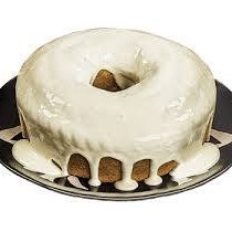 Delicioso bolo caseiro de 20 cm . Massa de leite com cobertura de Leite Ninho , bem leve e fofinha  .