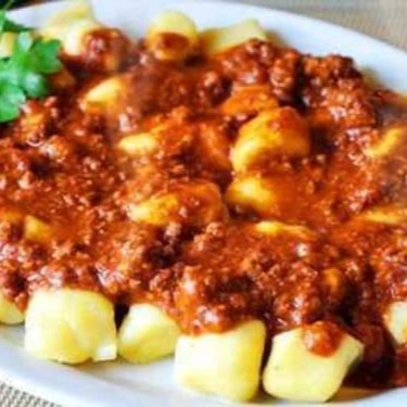 Deliciosa marmita de nhoque caseiro á bolonhesa, Refeição sugerida para 1 pessoa com aproximadamente 700gramas de comida.