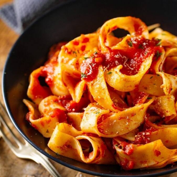 2 pratos de 500g de molho Pomodoro. Escolha sua Pasta e se delicie com nossos pratos!