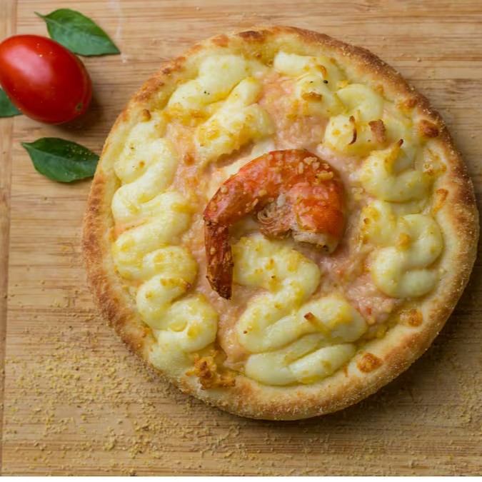 Mussarela, camarões salteados no delicioso molho cremoso e gratinados com Catupiry e parmesão.