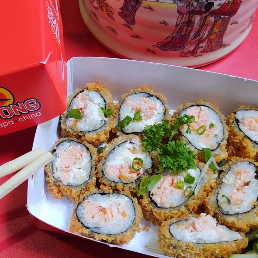 Salmão, cream cheese, cebolinha, massinha crocante e flocos de arroz