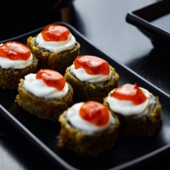 Salmão com creem cheese e cebolinha, com creem cheese e geleia de pimenta