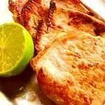 Lombinho suíno grelhado com arroz e uma guarnição escolha