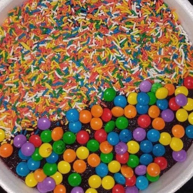 Açaí artesanal batido com fruta de verdade e as melhores polpa, xarope artesanal, peso aproximado.