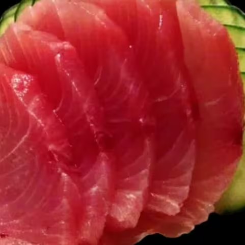 4 Sashimi de atum

Quatro fatias generosas de atum fresco, cortadas com perfeição para garantir textura macia e sabor puro do peixe. Uma opção leve, sofisticada e perfeita para quem aprecia o melhor da culinária japonesa em sua forma mais autêntica.