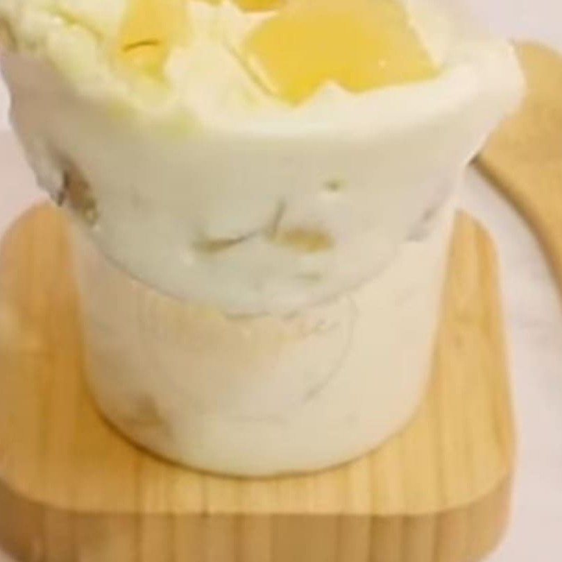 Delicioso creme de pave com pedaços de Abacaxi