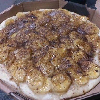 Massa , mussarela ,banana com canela