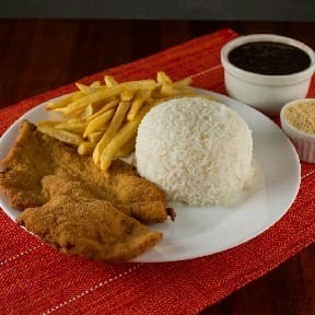 Nossos pratos executivos vão com arroz, feijão, farofa de ovos, fritas e salada verde. Todos os acompanhamentos em embalagens separadas.