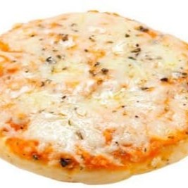 Deliciosa pizza artesanal de frango Três queijos, 08 fatias, feita com massa fina e tradicional , coberta com molho caseiro , mussarela, frango, tomate, cebola, queijo provolone, queijo cheddar e finalizada com azeitonas e orégano.