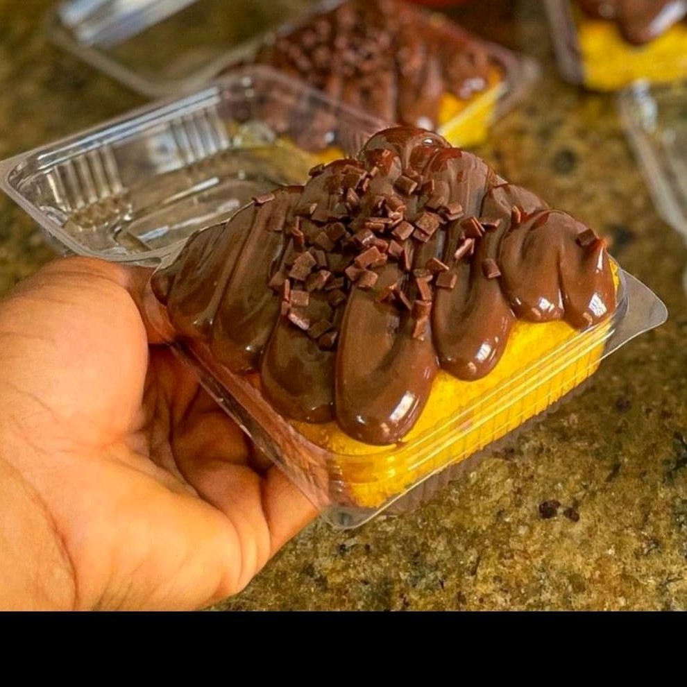 Bolo de cenoura com cobertura de brigadeiro