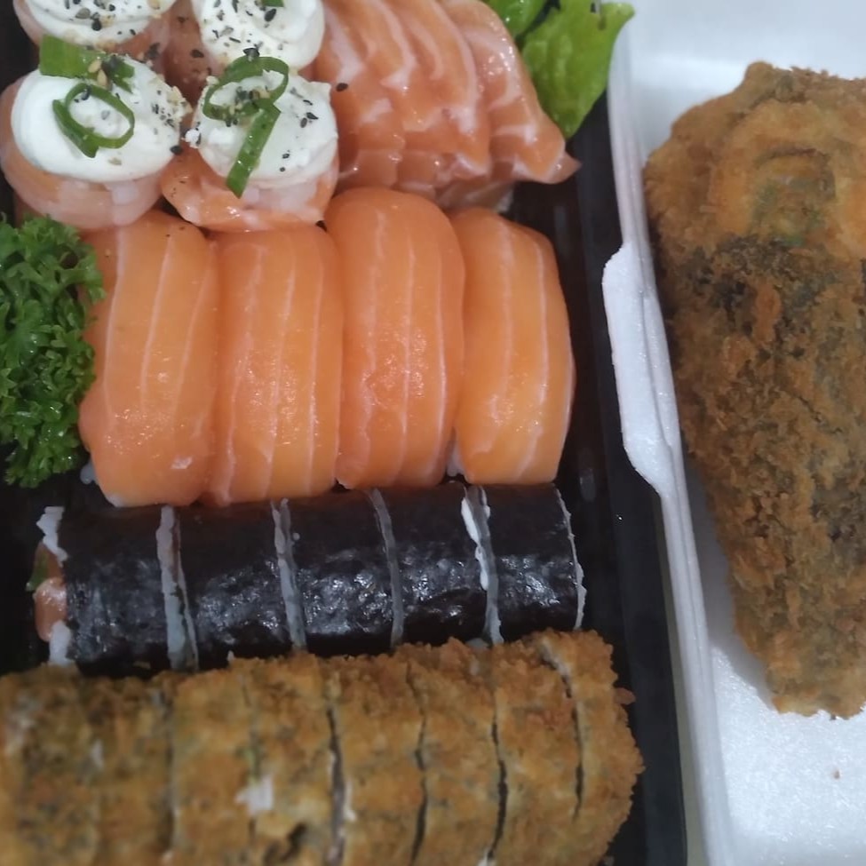 4 sashimi 4 joe 4 sushi 5 Filadélfia 7 hot + 1 Temaki hot salmom