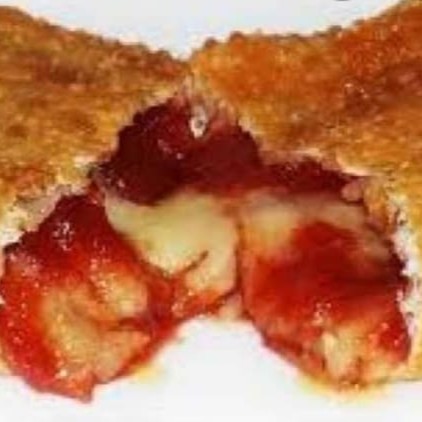 Goiabada com queijo coalho.