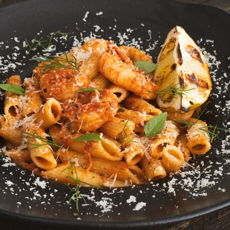 Ao molho pomodoro ou ao pesto