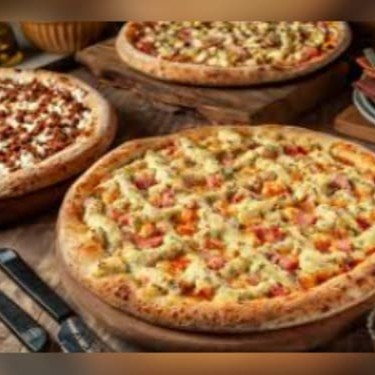 Essa é Sensacional!!! Tenha o seu Próprio Rodizio sem sair de casa, Ideal para 10 Pessoas, Nesta Promoção Você Leva 3 Pizzas Grande de 35cm + Refrigerante  Grátis, E tem mais! Você pode colocar 2 Sabores em cada Pizza, Tudo isso a Partir de R$ 129,99