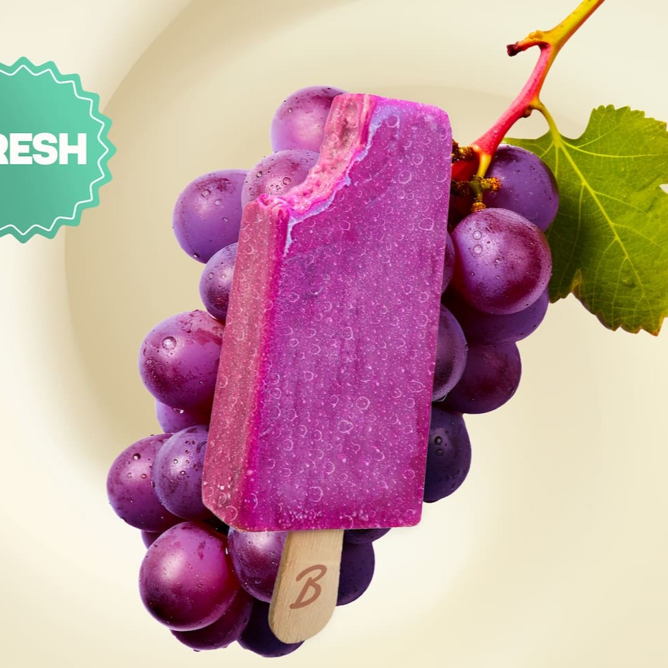 O baleta de uva é uma deliciosa opção de sobremesa que combina o sabor doce e suculento da uva com a sensação refrescante de um congelado. É uma opção deliciosa e refrescante para os dias quentes de verão.  Paleta de uva. Porção de 115g (1 unidade). A base de água (não contém leite, não contém lactose). Alérgicos: Por ser uma linha de produção compartilhada, contém glúten.