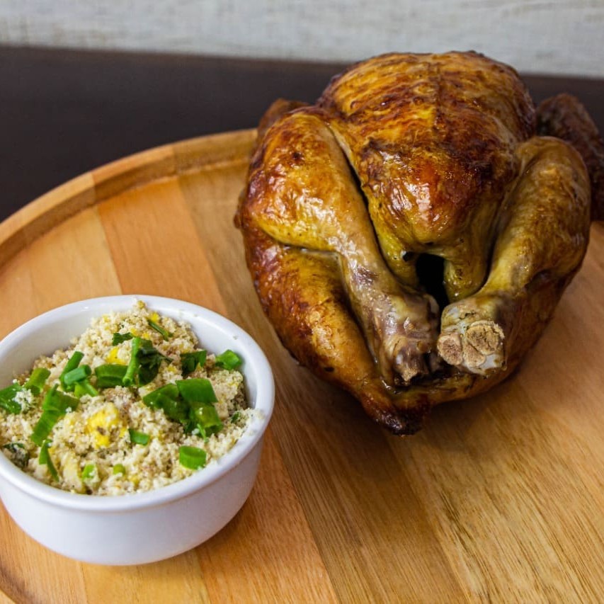 1 Delicioso Frango Assado + 1 Farofa (100g)