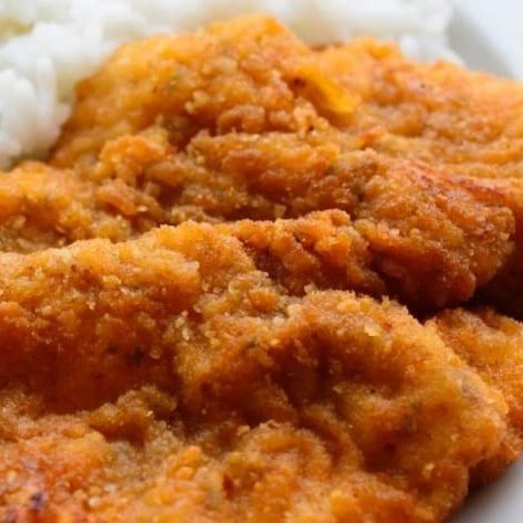 Maravilha de bife a milanesa acompanhado de arroz, feijáo farofa+um acompanhamento a sua escolha(feijãoe farofa vai separado) escolha seu acompanhamento