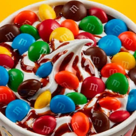 Nosso delicioso Abdala mix é composto de sorvete de baunilha com uma deliciosa calda e um irresistível chocolate a sua escolha.Não fique de fora dessa delícia e garanta já o seu!!!