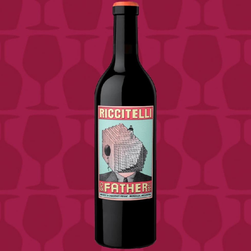 Cor vermelho Rubi intenso com corte aromático de alta intensidade com notas de frutas negras, alcaçuz, especiarias e flores. Em boca apresenta um palato notável equilíbrio, com taninos firmes, mas elegante. Um vinho com caráter que representa muito as duas gerações de produtores de vinho que amam o que fazem.