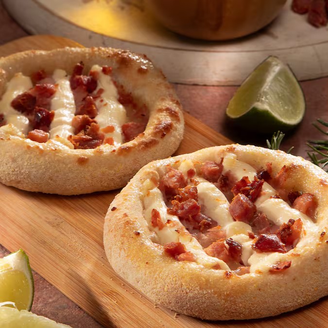 1 Esfiha de Catuperoni, 1 Esfiha de Dois Queijos com Bacon, 1 Esfiha de Três Queijos, 1 Esfiha Maguerita.