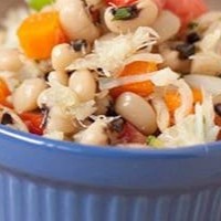 Feijão fradinho, tomate, cebola, pimentão e cenoura - Serve 3 a 4 pessoas