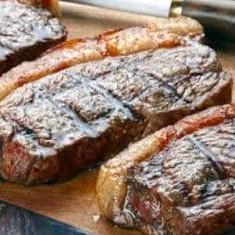 Acompanha: Farofa Da Casa, Arroz Branco, Batata Frita, Molho Vinagrete.