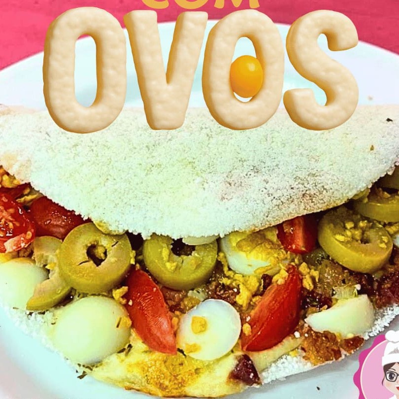 Bacon com Ovos: O clássico que nunca erra!  Crocância do bacon + cremosidade do ovo = uma combinação simplesmente imbatível! Essa tapioca é perfeita pra quem ama começar (ou terminar) o Dia com muito sabor e energia!    Peça agora e sinta o sabor que abraça o estômago e o coração!  #Tapiocadaari #Baconcomovos #Explosãodesabor #Clássicofavorito #Cardápiodelícia #Deliveryrj