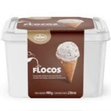 Sorvete de nata mesclado com flocos de chocolate meio amargo. Tradição aliado a qualidade dos sorvetes Eskimó.